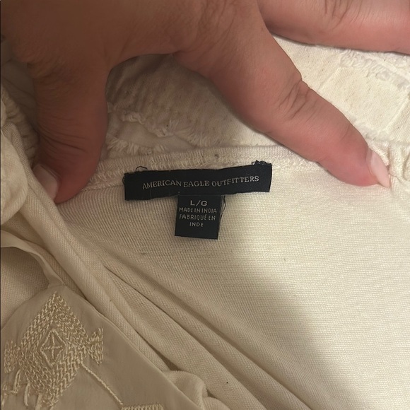 AEO Elegant White Embroidered Women's Top - Picture 3 of 3